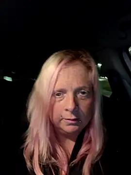 chubby british blonde uk online show from February 21, 2026, 7:27 pm