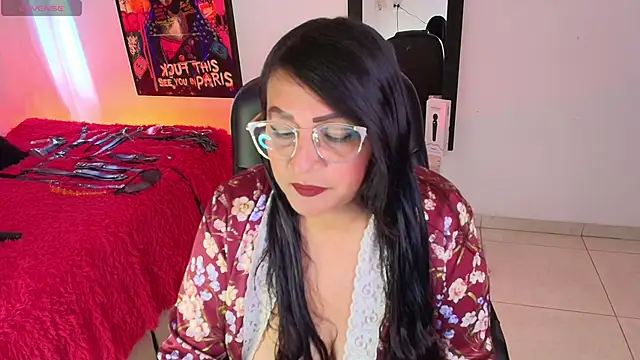 Victoria Red01 online show from November 28, 2025, 3:12 pm