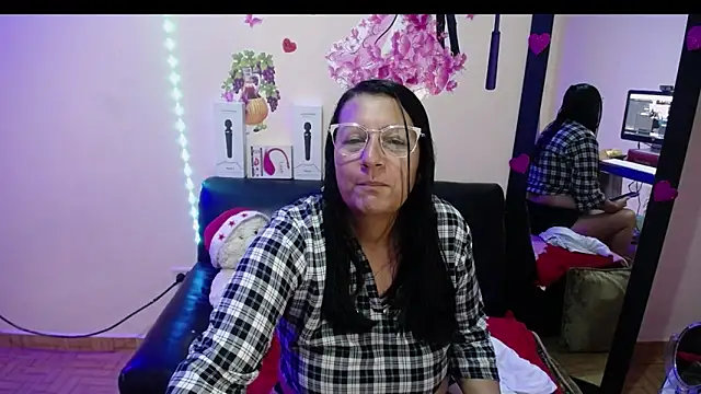 Victoria Red01 online show from December 28, 2024, 12:56 pm