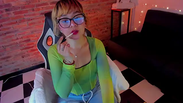 Sweet Namii online show from March 18, 2025, 2:40 am