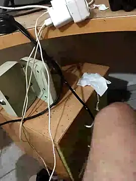 skrigul12 online show from October 12, 2025, 1:45 pm