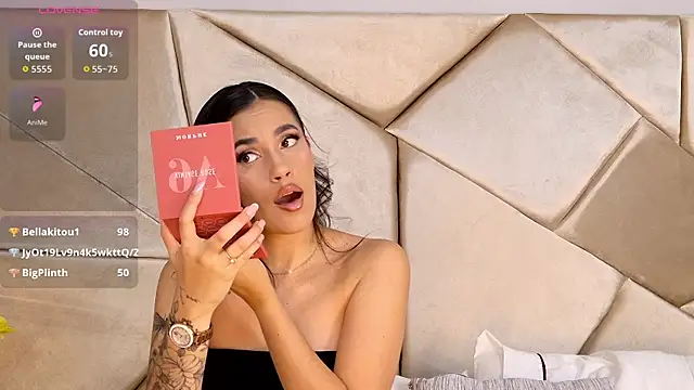 Camille Torres online show from September 10, 2025, 1:21 pm