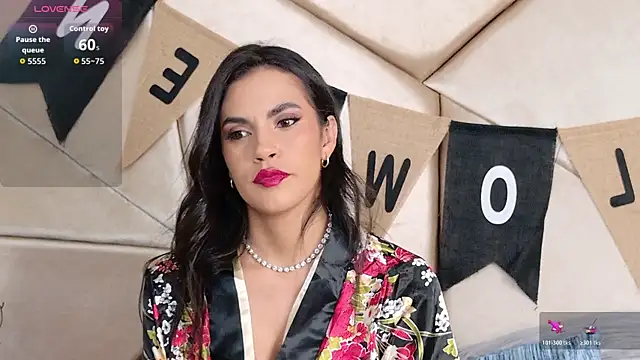 Camille Torres online show from October 28, 2025, 2:16 pm