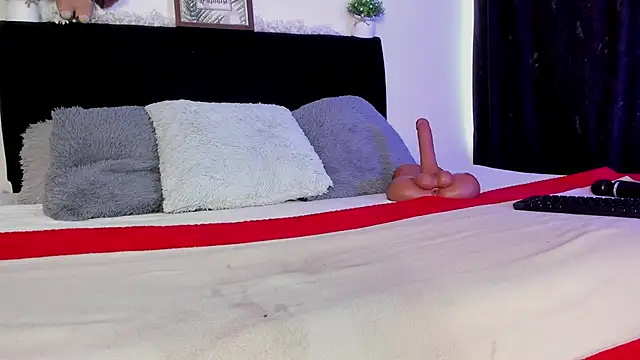 aihnoa split online show from March 7, 2025, 3:28 pm