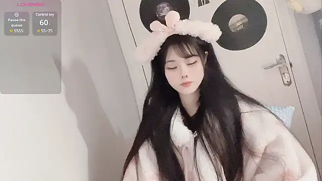 Qedgjwyz1 online show from February 22, 2025, 5:02 pm