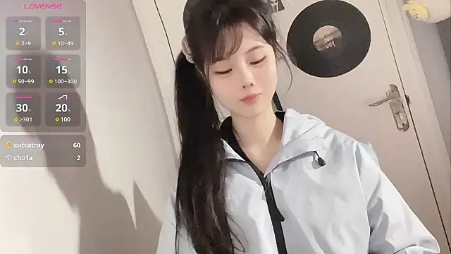 Qedgjwyz1 online show from February 26, 2025, 12:49 pm