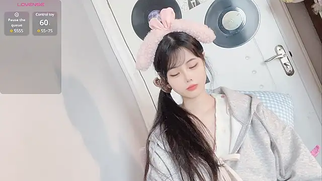 Qedgjwyz1 online show from March 3, 2025, 3:49 am