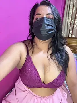 NOORA-GIRL online show from November 5, 2025, 10:57 pm