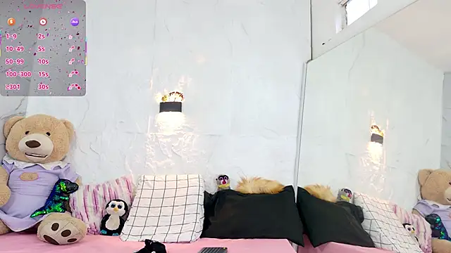 zorravioletta1 online show from December 4, 2025, 12:04 pm