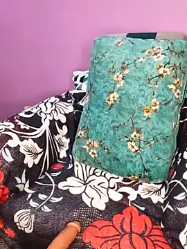 juhicpl143 online show from March 2, 2025, 12:47 pm