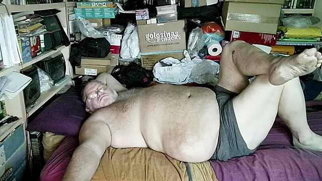 hadeszeuss2 online show from October 9, 2025, 1:44 pm