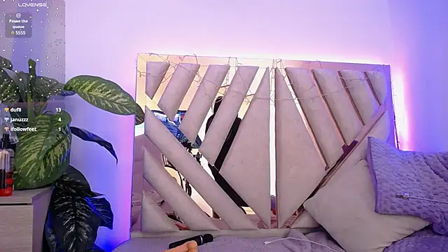 Camille jhonson online show from March 16, 2025, 4:56 pm