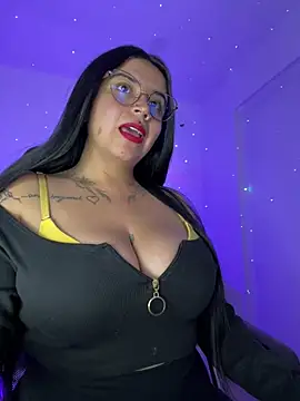 Snapshot of Devilsweet17 chatting on March 4, 2025, 2:49 am Devilsweet17 online show from March 4, 2025, 2:49 am