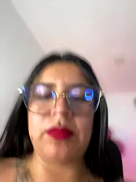 Snapshot of Devilsweet17 chatting on December 1, 2025, 12:44 am Devilsweet17 online show from December 1, 2025, 12:44 am