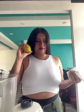 Snapshot of Devilsweet17 chatting on February 18, 2025, 6:26 pm Devilsweet17 online show from February 18, 2025, 6:26 pm