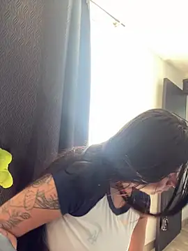 Snapshot of Devilsweet17 chatting on February 15, 2025, 4:34 pm Devilsweet17 online show from February 15, 2025, 4:34 pm