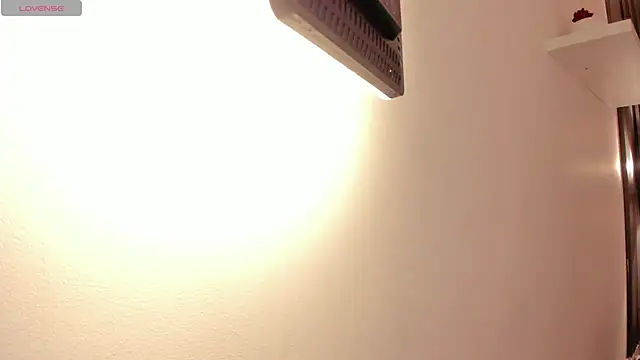 emma alice  online show from November 20, 2025, 12:06 pm