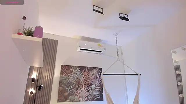 Snapshot of emma_alice_ chatting on February 4, 2026, 11:05 am emma alice online show from February 4, 2026, 11:05 am