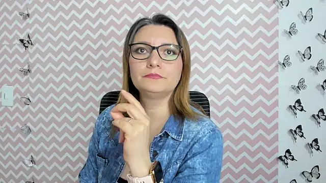 Amie Adams82  online show from February 7, 2025, 7:38 pm