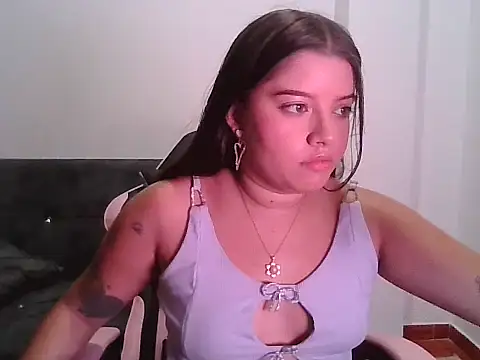 Tender lia online show from November 26, 2025, 3:28 am