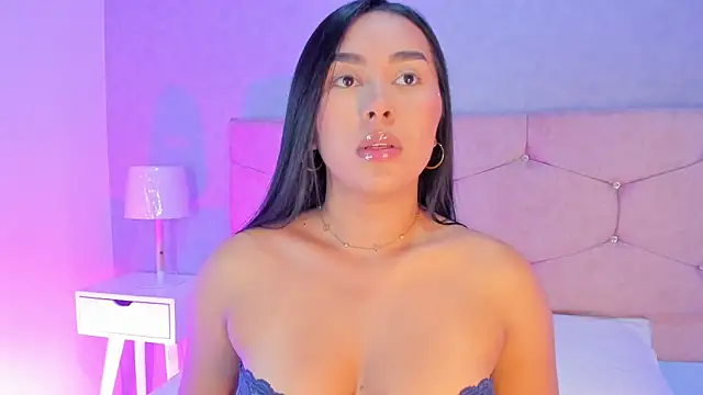 Snapshot of Cameliaa_Smiith chatting on September 14, 2025, 4:13 am Cameliaa Smiith online show from September 14, 2025, 4:13 am