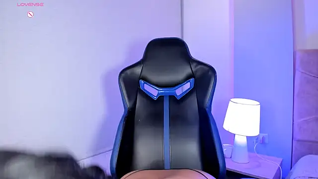 Snapshot of Cameliaa_Smiith chatting on February 21, 2025, 6:40 am Cameliaa Smiith online show from February 21, 2025, 6:40 am