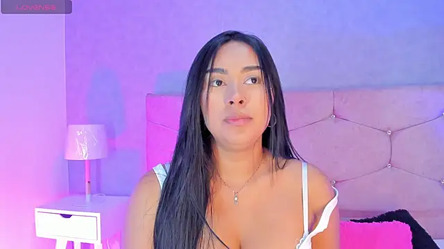 Snapshot of Cameliaa_Smiith chatting on September 12, 2025, 4:01 am Cameliaa Smiith online show from September 12, 2025, 4:01 am