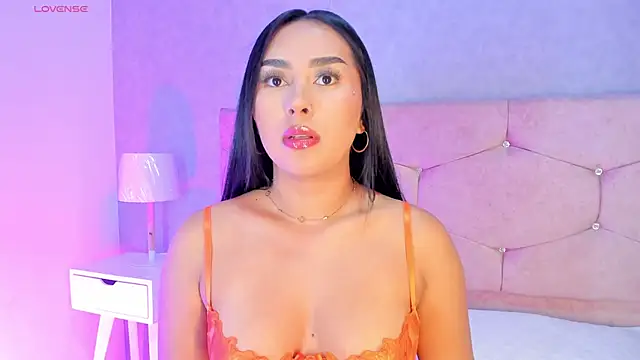 Snapshot of Cameliaa_Smiith chatting on September 20, 2025, 4:17 am Cameliaa Smiith online show from September 20, 2025, 4:17 am