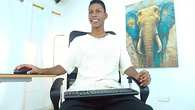 maiki18  online show from September 9, 2025, 2:15 pm