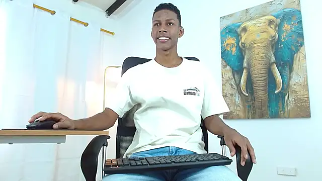 maiki18  online show from September 15, 2025, 2:06 pm