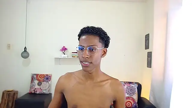 maiki18  online show from March 10, 2025, 4:46 pm