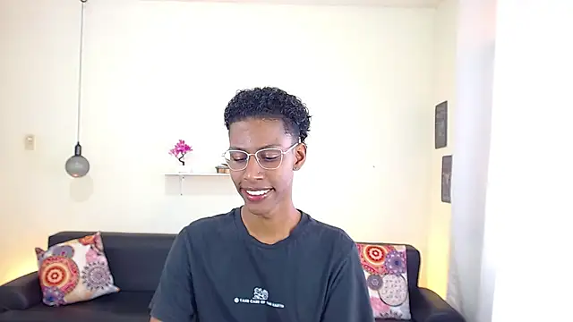 maiki18  online show from March 3, 2025, 1:45 pm