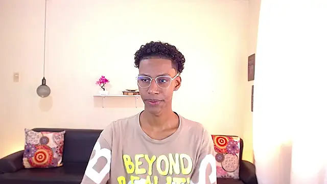 maiki18  online show from March 5, 2025, 1:50 pm