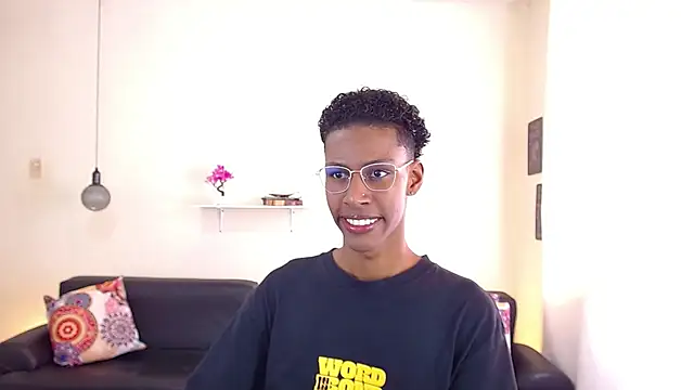 maiki18  online show from March 1, 2025, 1:51 pm