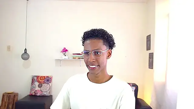 maiki18  online show from March 8, 2025, 1:47 pm