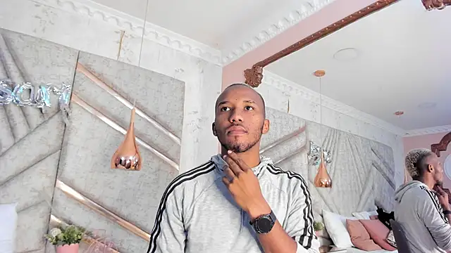 Snapshot of JamesParck chatting on February 21, 2025, 12:38 pm JamesParck online show from February 21, 2025, 12:38 pm