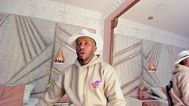 Snapshot of JamesParck chatting on March 17, 2025, 12:57 pm JamesParck online show from March 17, 2025, 12:57 pm