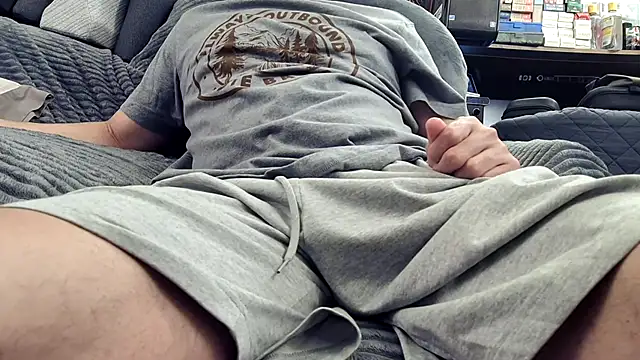 Snapshot of ClampMaster chatting on November 29, 2025, 10:54 pm ClampMaster online show from November 29, 2025, 10:54 pm