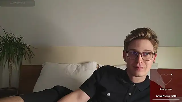 Shirizi online show from November 9, 2025, 2:54 pm