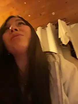 Emily Rowley online show from December 23, 2025, 4:01 am