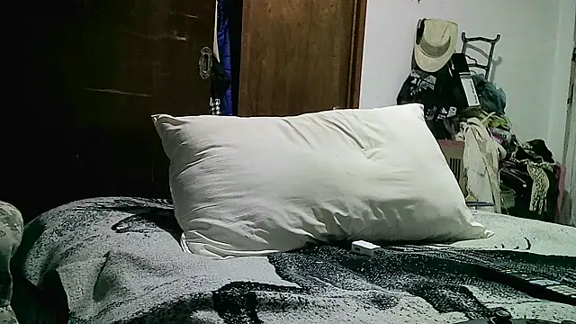 Snapshot of jperezofficial1 chatting on October 7, 2025, 4:35 am jperezofficial1 online show from October 7, 2025, 4:35 am