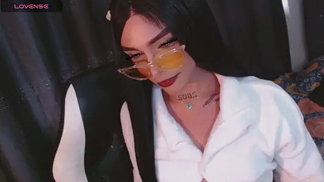 AdharaaMoon online show from November 4, 2025, 7:06 pm