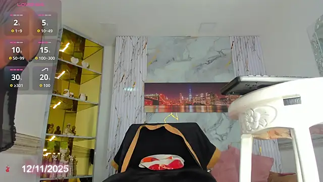 Victtoria Parker online show from November 13, 2025, 3:54 am