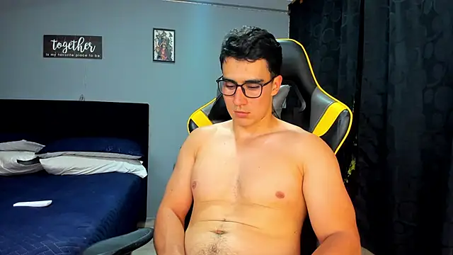 owengray2n online show from September 13, 2025, 2:22 am