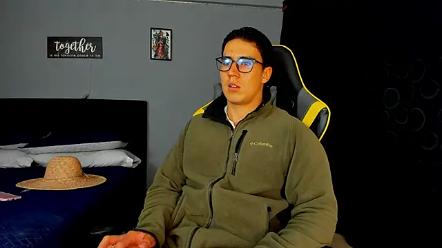 owengray2n online show from September 26, 2025, 2:07 am