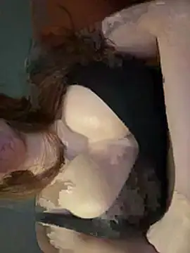 elizabethgoddess online show from April 4, 2026, 3:07 pm