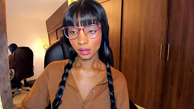 alikahouston4 online show from October 24, 2025, 5:06 am