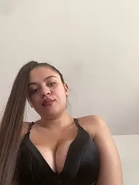 ayshalove online show from February 24, 2025, 1:42 pm