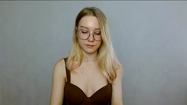 cindi hot online show from February 25, 2025, 9:42 am