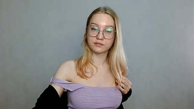 cindi hot online show from February 22, 2025, 12:51 pm